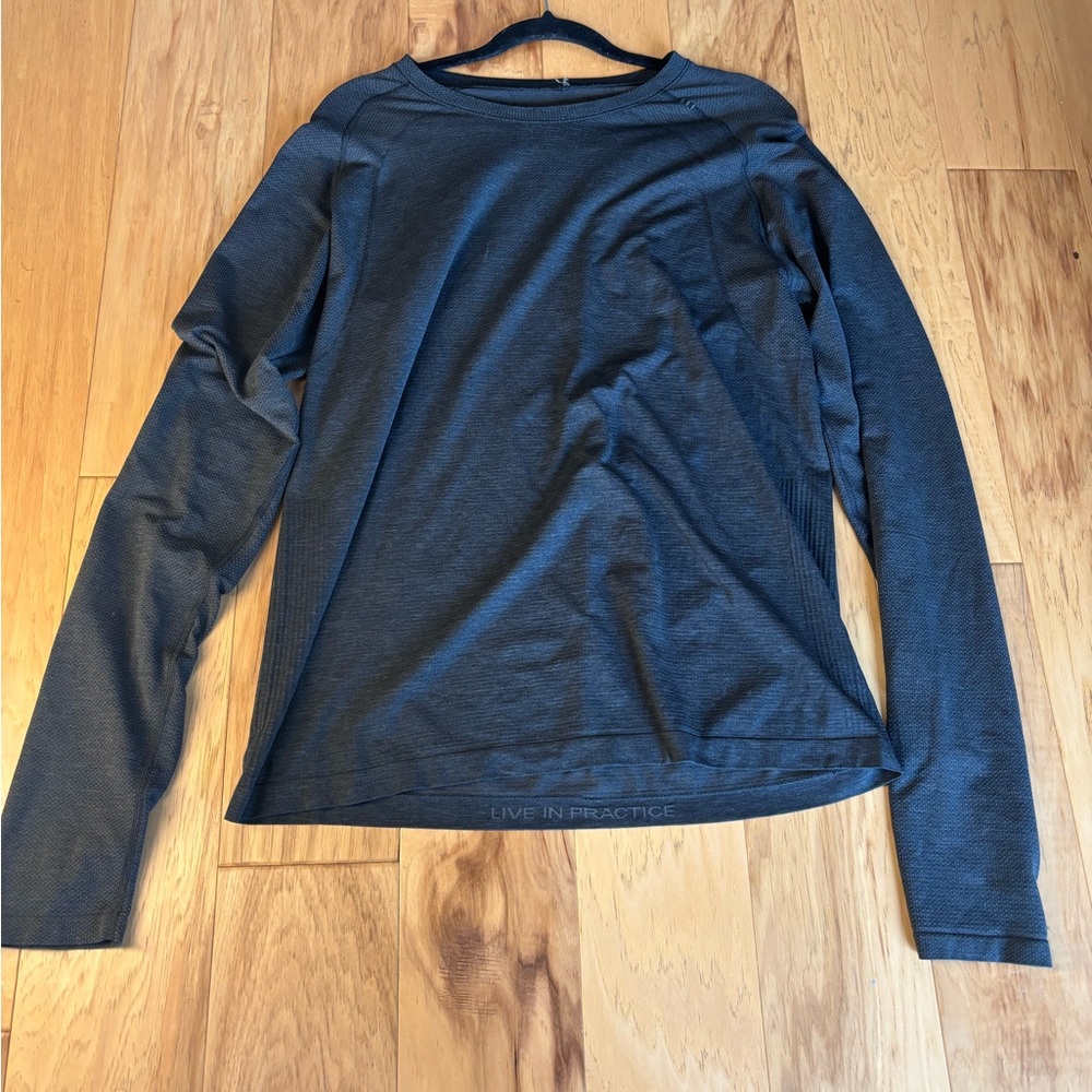 Lululemon Athletica Gray Long Sleeve Tee